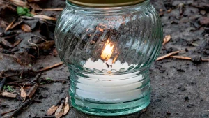 Лампада, свічка, поховання