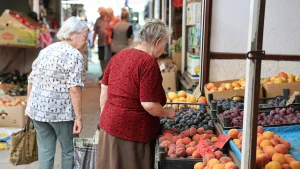 На одному з ринків Херсона
В якості ілюстрацій фото та скріни з відео Олександра Андрющенка