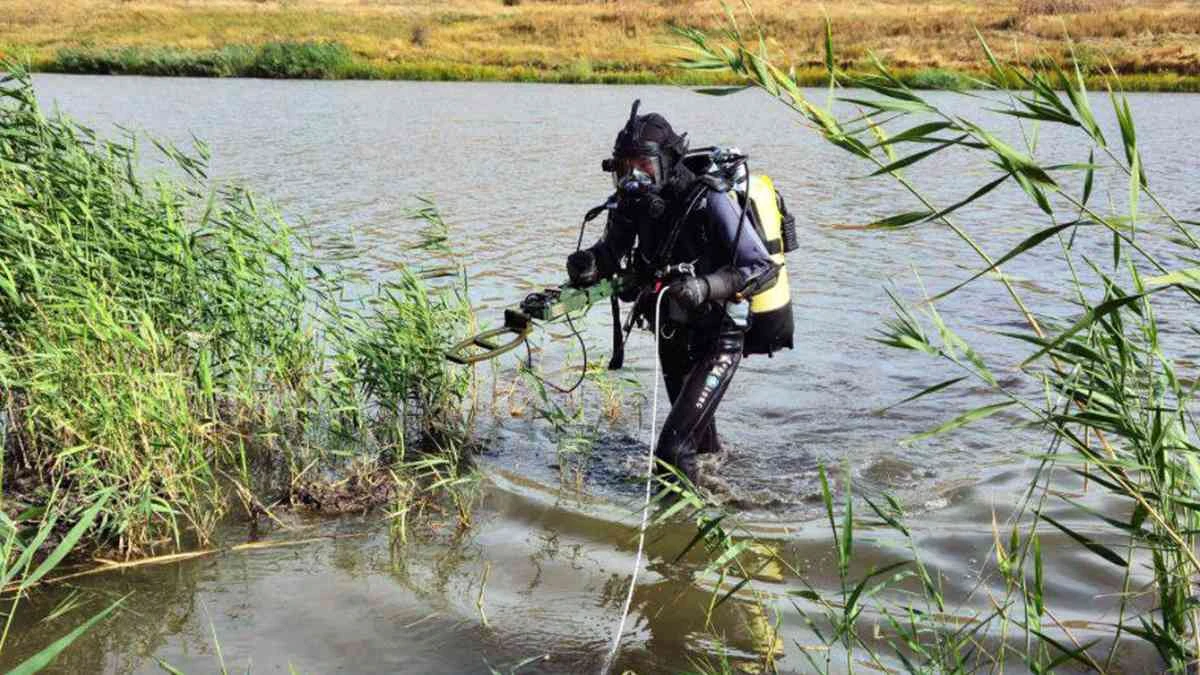 
Водолази-сапери на Інгульці 
Всі фотографії з архіву херсонського підрозділу ДСНС