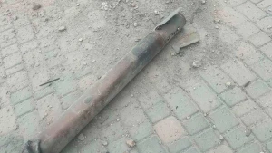 обстріл пункту незламності в Херсоні, снаряд