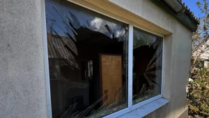 вибите скло, обстріл Херсона