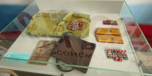 На виставці в окупованому Генічеську експонуються музейні предмети, вкрадені з Херсонського обласного краєзнавчого музею