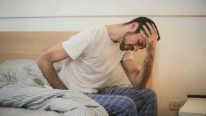 у чоловіка болить голова