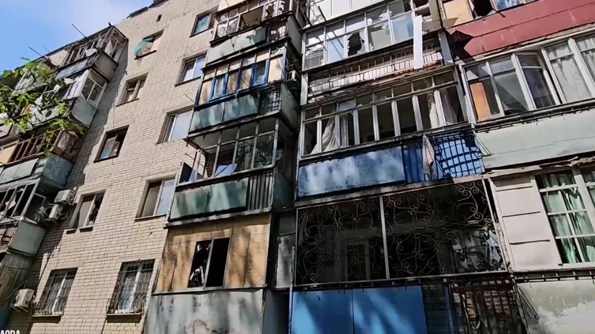 пошкоджена багатоповерхівка