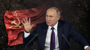 Путін на фоні прапора Радянського Союзу