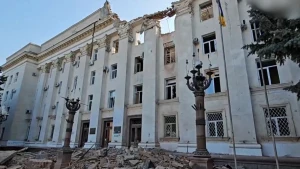 Наслідки удару по центру Херсона