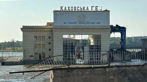 Каховська ГЕС після підриву