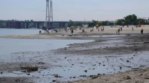 Обміління річки Дніпро у Запоріжжі через руйнацію Каховської ГЕС, червень 2023 рік