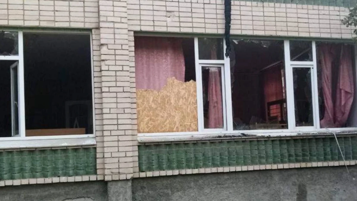 Наслідки російського удару по закладу освіти у Херсоні