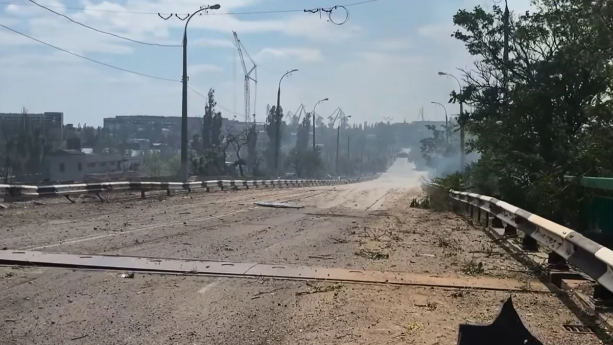 зруйнований міст у Херсоні