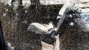 Розбите скло