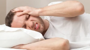 у чоловіка болить голова