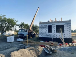 Ремонтні роботи у Посад-Покровському в липні 2025 року. Фото Держагентства відновлення та розвитку інфраструктури  