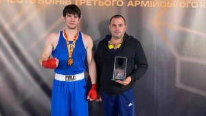 Тимур Бурцев (ліворуч) і тренер Андрій Сац