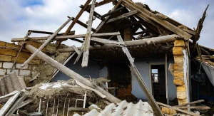 Зруйнований будинок у Посад-Покровському