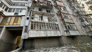 Наслідки удару по Корабельному району Херсона