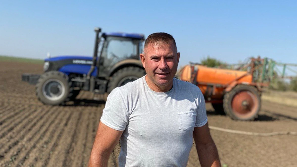 Олександр Гордієнко на своєму полі в рідній Бериславщині.
