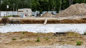 Будівництво однієї з підземних шкіл у Херсоні. Фото: “Вгору”