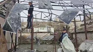 Наслідки удару по Центральному району Херсона