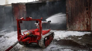 Робот гасить пожежу у Херсоні