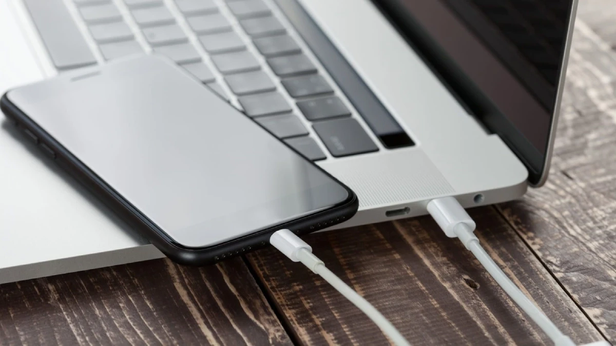 iPhone в парі з іншими продуктами Apple