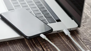 iPhone в парі з іншими продуктами Apple