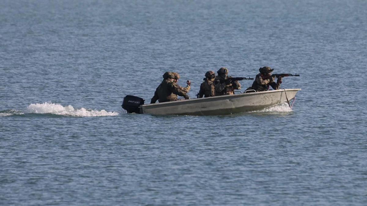 Група російських військових на Херсонському напрямку