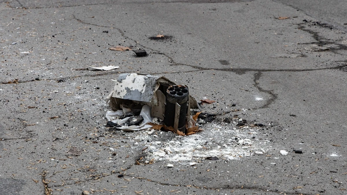 Наслідки обстрілів середмістя Херсона 