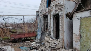 Наслідки обстрілів Інженерного. Фото: Херсонська МВА