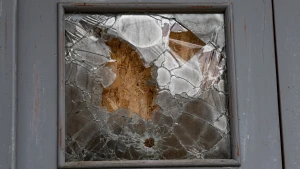 Наслідки обстрілів середмістя Херсона 