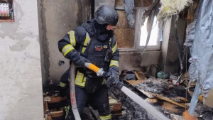 Наслідки влучання російського дрона у Херсоні