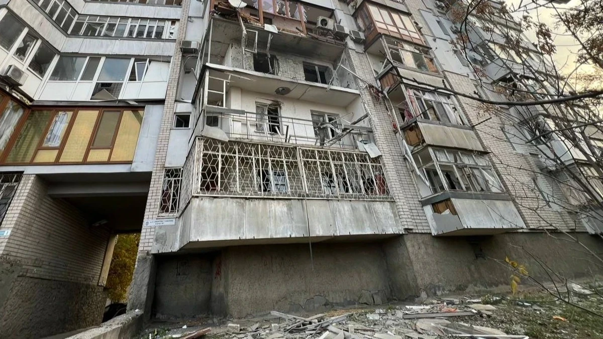 Наслідки удару по Корабельному району Херсона 24 жовтня 2025 року