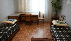 Одна з кімнат для евакуйованих у транзитному центрі, Херсон, січень 2026 року