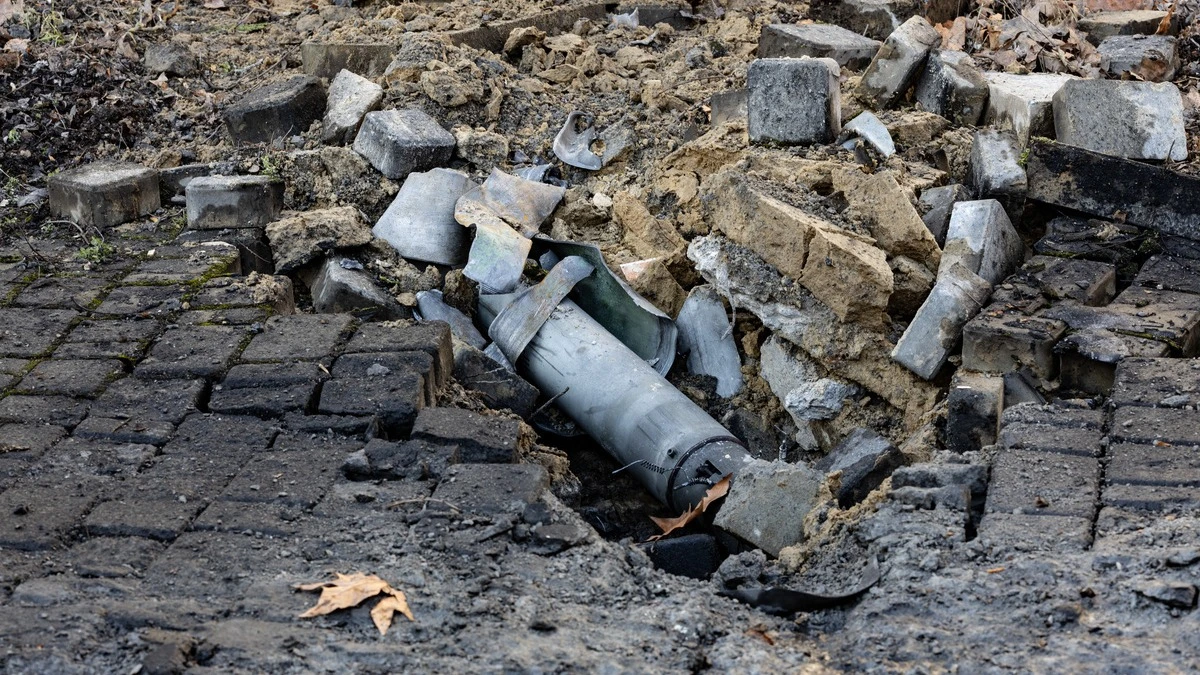 Наслідки ударів по центру Херсона