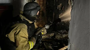 Пожежа у квартирі після російської атаки