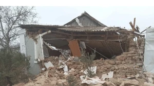 Зруйнований будинок у Новокаїрах на Херсонщині