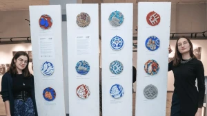 Фото з виставки "Це*арабески". 