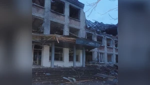 Зруйнована військами РФ школа в Качкарівці 