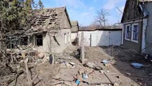 Наслідки ударів по Корабельному району Херсона 