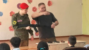 мілітаризація дітей