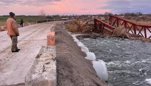 Переправа між Архангельським і Зарічним через річку Інгулець