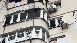 Наслідки удару по Корабельному району Херсона