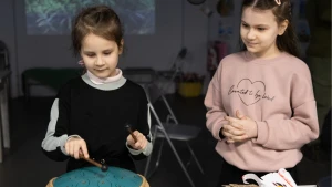 “Планета Херсон”: як діти й дорослі створюють виставу про місто та його жителів