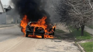 Наслідки атаки російського дрона по автівці у Херсоні