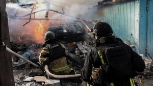 Рятувальники на ліквідації пожежі у Дніпровському районі Херсона