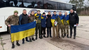 Повернені з російського полону цивільні українці. Фото: Омбудсман Дмитро Лубінець