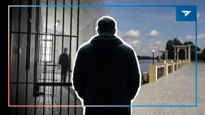 Колаж Марії Вишинської / “Вгору”. У колажі використані фото набережної Голої Пристані Олександра Андрющенка, ілюстративне зображення Canva та зображення, згенероване ШІ
