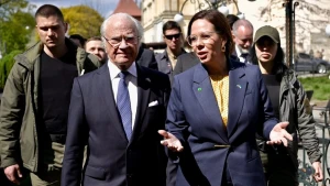 Король Швеції Карл  XVI Густав під час візиту до Львова