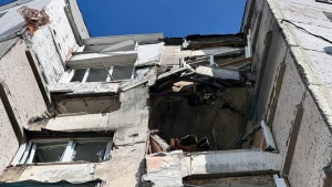 пошкоджена багатоповерхівка