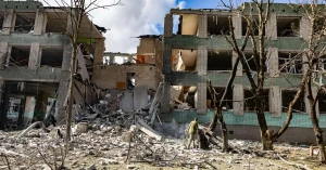 Школа в Херсоні, по якій вдарили з авіації російські військові. 
